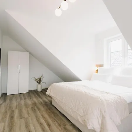 Kuesten De - 4 Seitliche Deichlage, Balkon, 89qm *