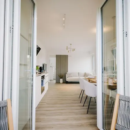 Kuesten De - 4 Seitliche Deichlage, Balkon, 89qm Apartment Greetsiel